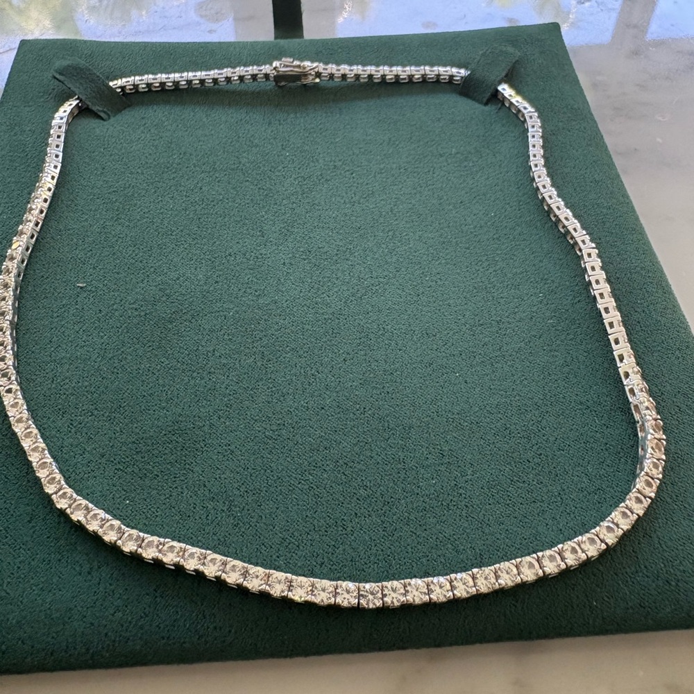 MOSS ROUND CUT, 3MM LAB WHITE SAPPHIRE SILVER RIVIÈRE NECKLACE
